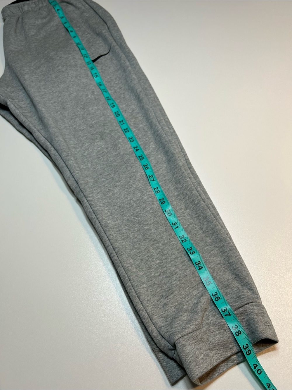 Nike Men's Gray Therma Dri-FIT Tapered Fleece Training Jogger Pants - Picture 5 of 8